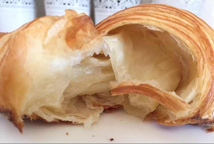 Food,Dish,Cuisine,Ingredient,Pastizz,Sfogliatelle,Croissant,Baked goods,Filo,Puff pastry