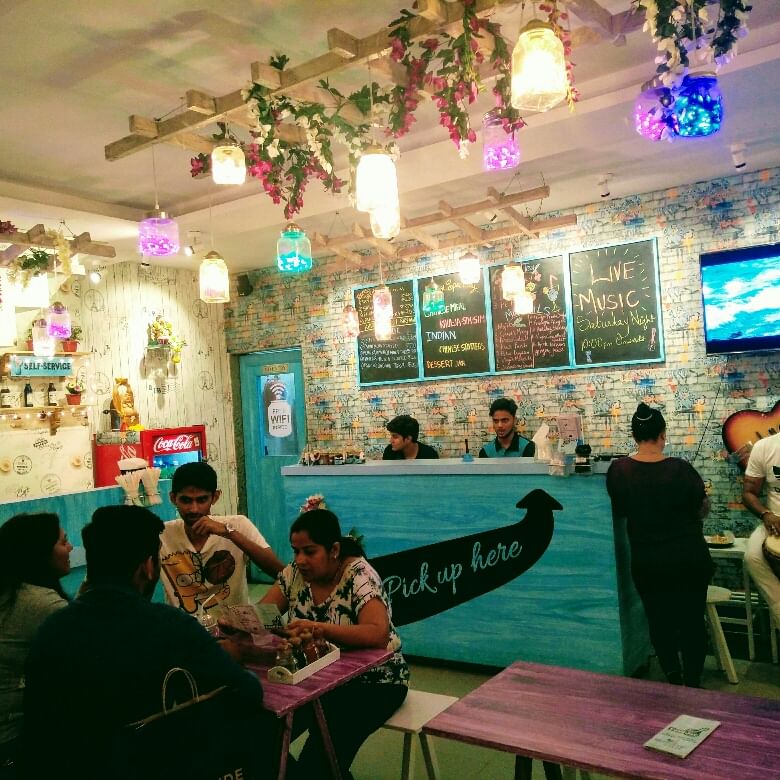 Restaurant,Table,Event,Leisure,Interior design,Plant,Building,Night,House,Games