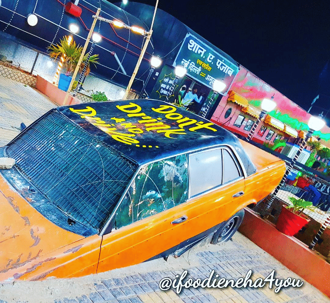 Vehicle,Car,Taxi,Mode of transport,Automotive design,Family car,Mid-size car,Subcompact car,City car