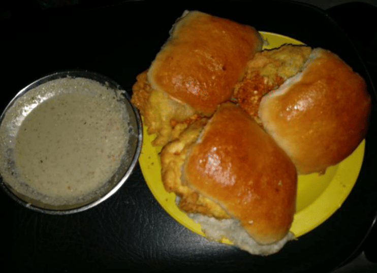 Dish,Food,Cuisine,Ingredient,Bun,Fast food,Bread,Baked goods,Bread roll,Produce