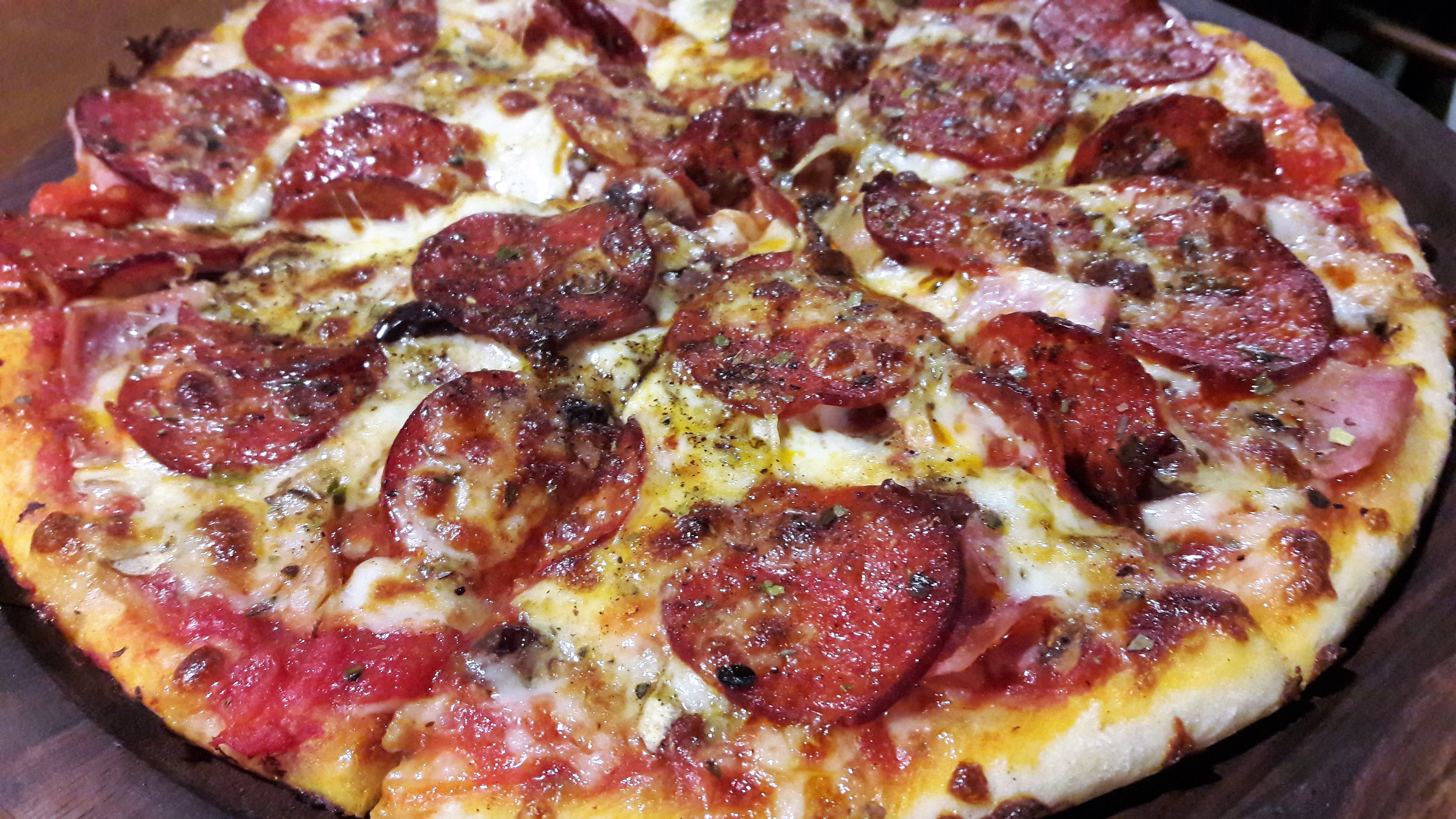 Dish,Food,Pizza,Cuisine,Pizza cheese,California-style pizza,Ingredient,Sicilian pizza,Flatbread,Pepperoni