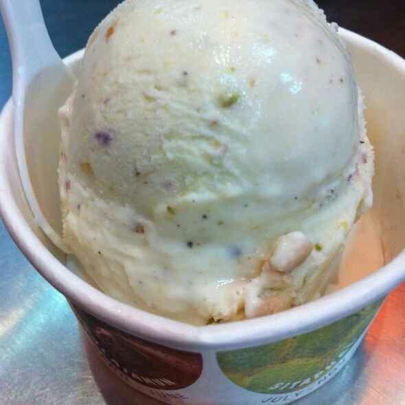Food,Ice cream,Frozen dessert,Dish,Dondurma,Gelato,Ingredient,Cuisine,Dessert,Pistachio ice cream