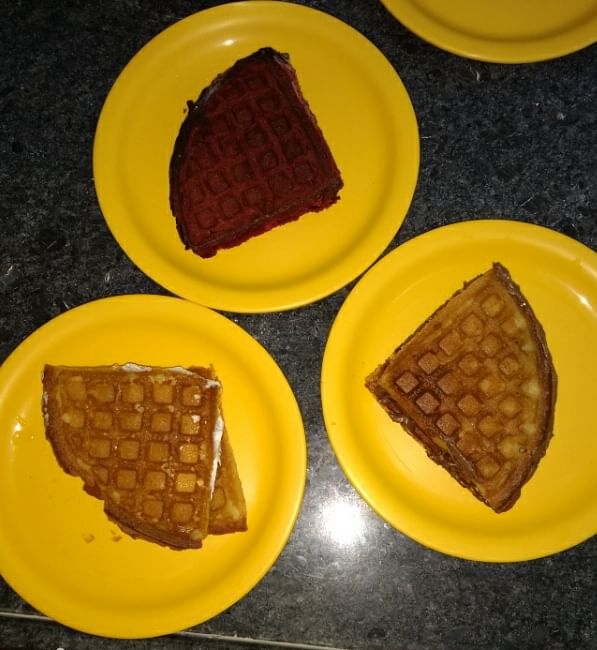 Food,Dish,Waffle,Wafer,Belgian waffle,Cuisine,Oblea,Breakfast,Dessert,Sweetness