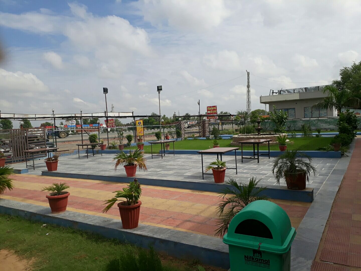 Residential area,Urban design,Neighbourhood,Leisure,Sport venue,Real estate,Recreation,Playground,Park,Roof