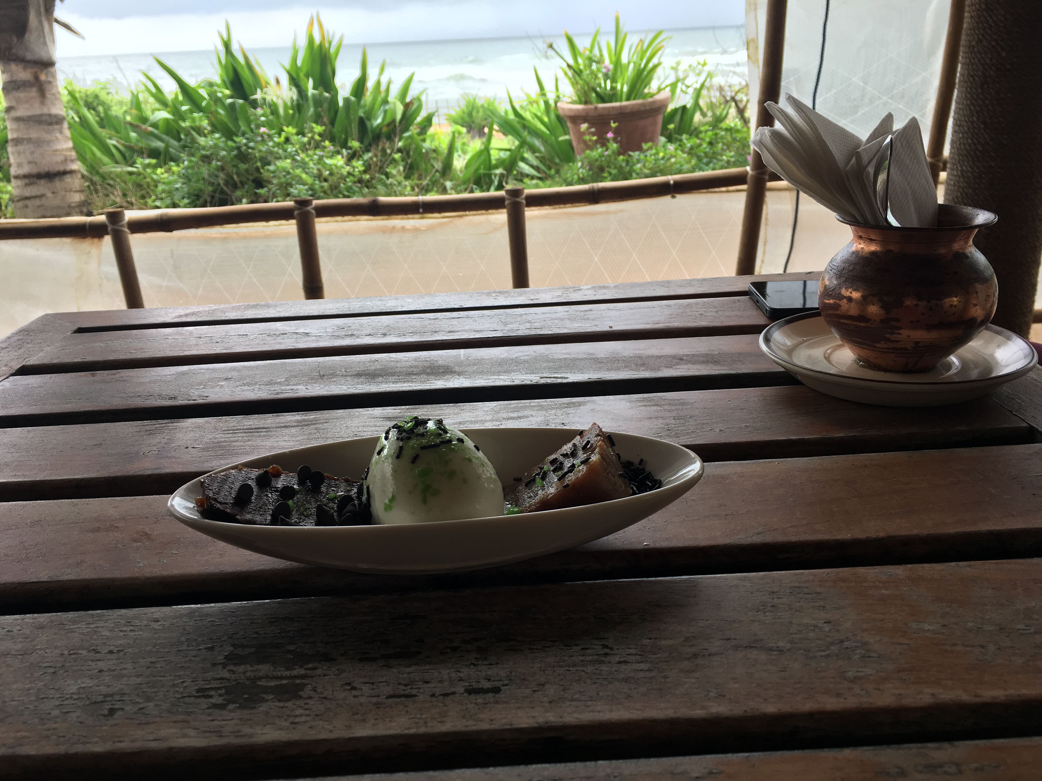 Green,Table,Room,Wood,Furniture,Houseplant,Interior design,Bowl,Plant,Sink