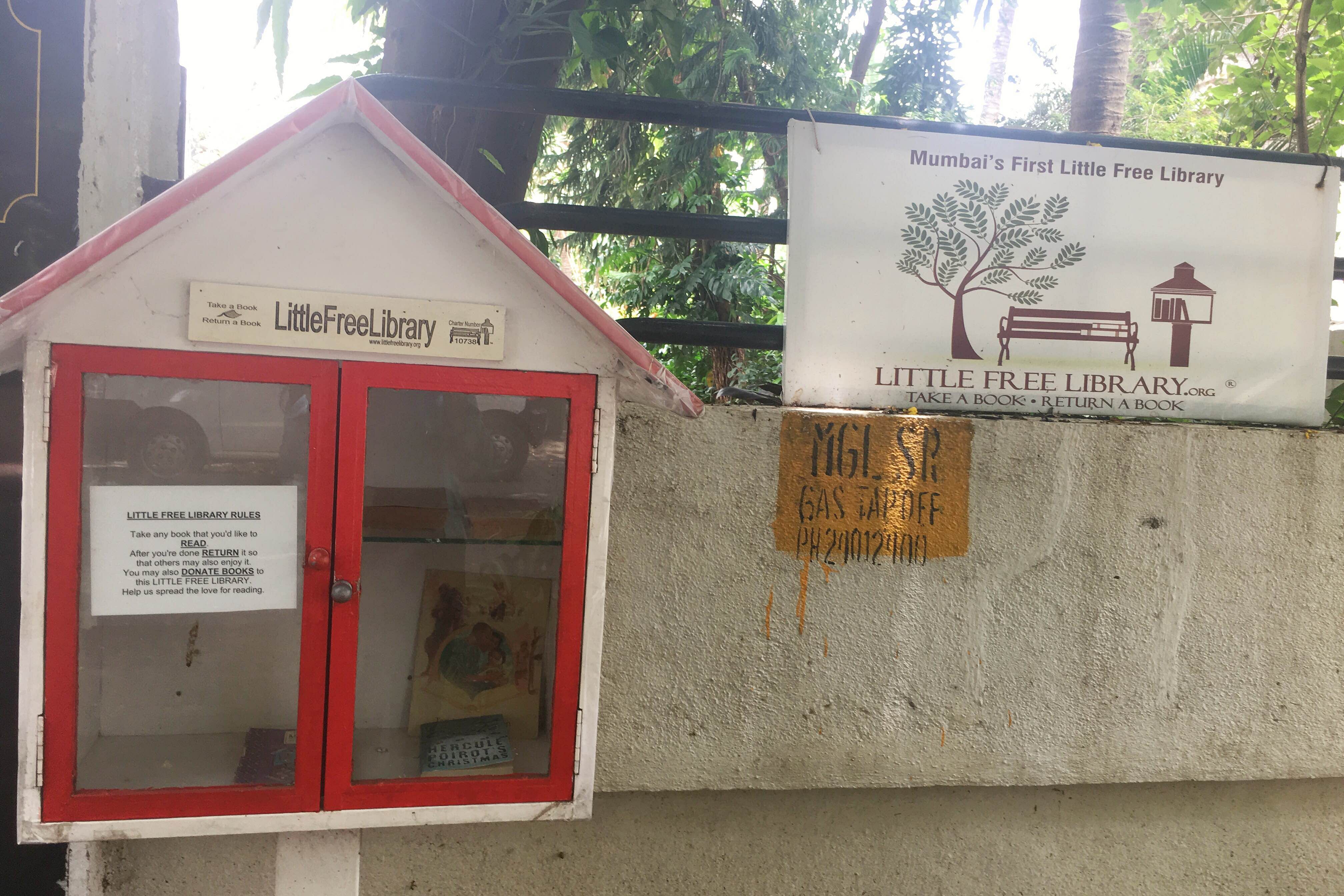 Signage,House,Building