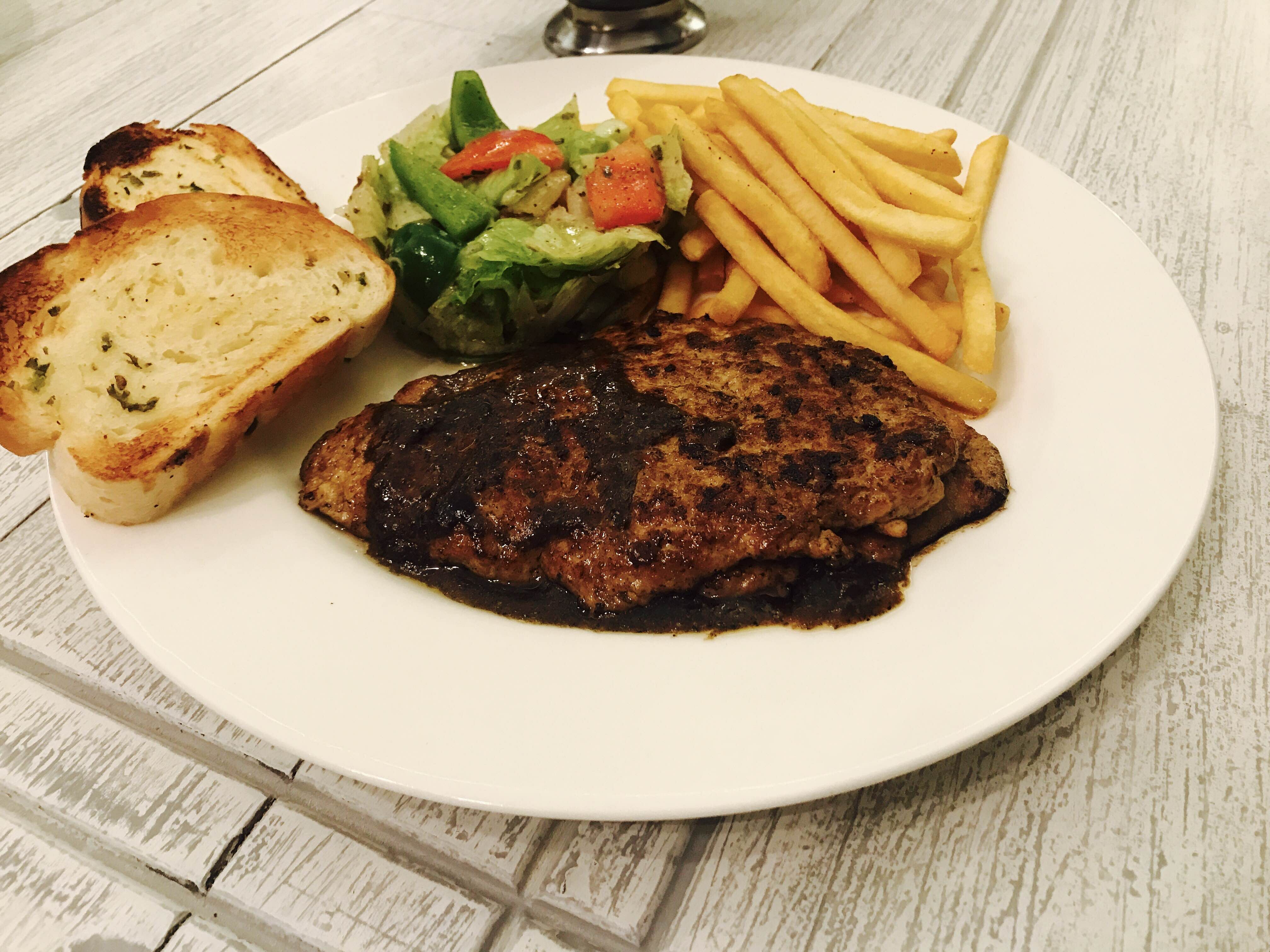 Dish,Food,Cuisine,Pork chop,Ingredient,Pork steak,Meat,Steak frites,Steak,Patty