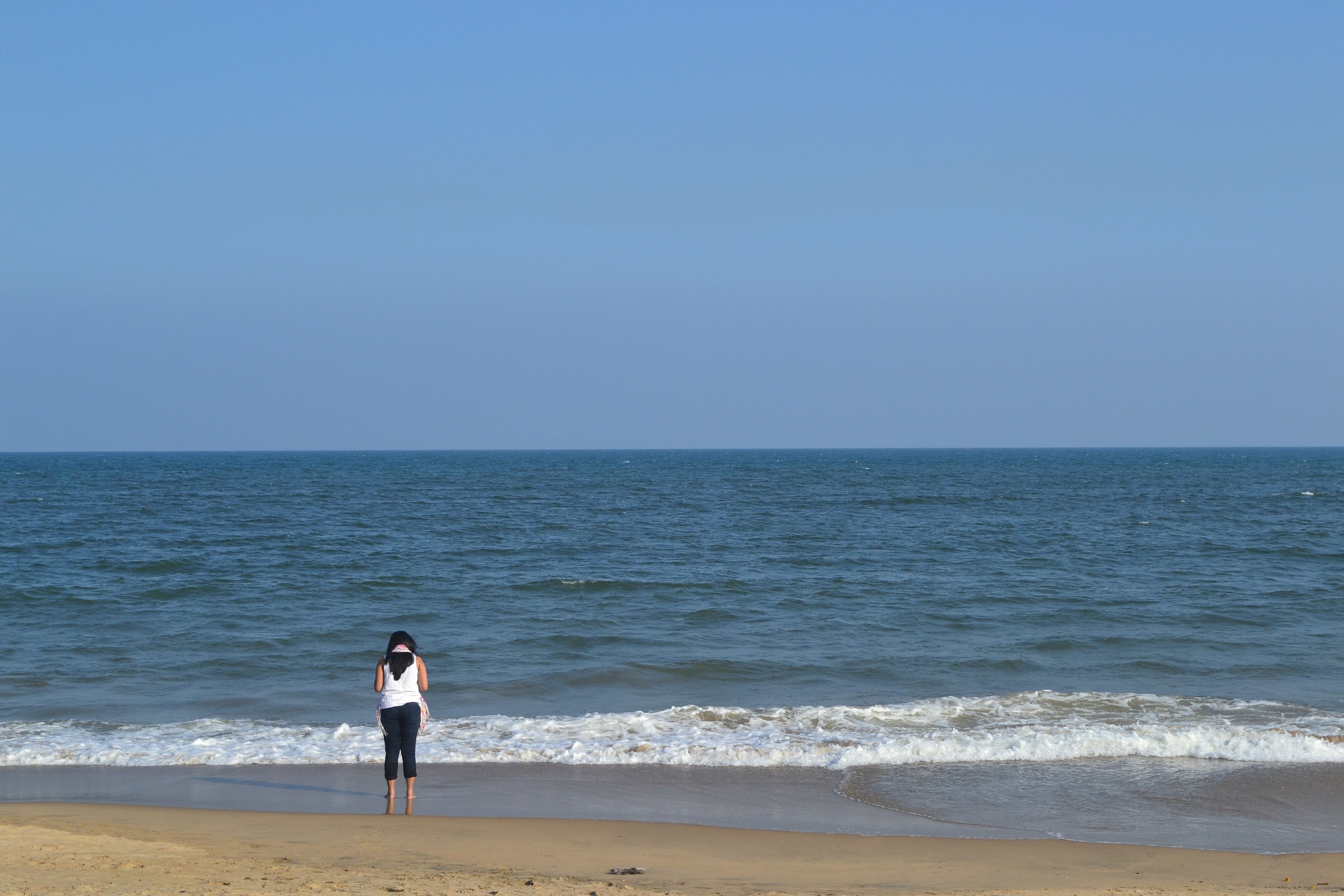 Body of water,Beach,Sea,Ocean,Wave,Sky,Shore,Coast,Horizon,Vacation