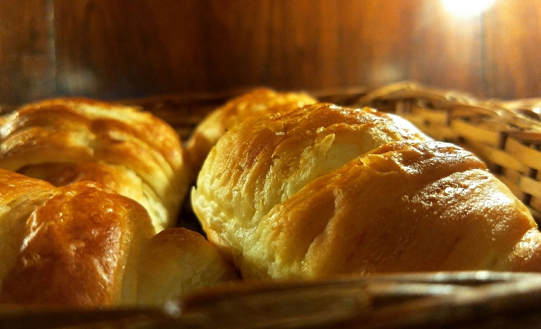 Dish,Food,Cuisine,Bread,Baked goods,Viennoiserie,Challah,Croissant,Ingredient,Bun