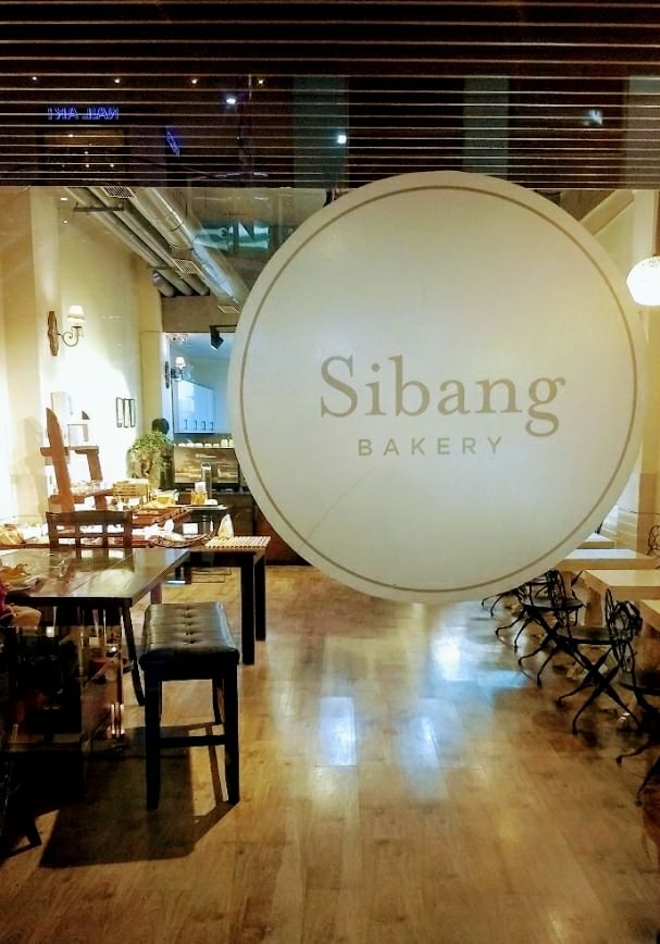 Interior design,Ceiling,Design,Table,Architecture,Building,Circle