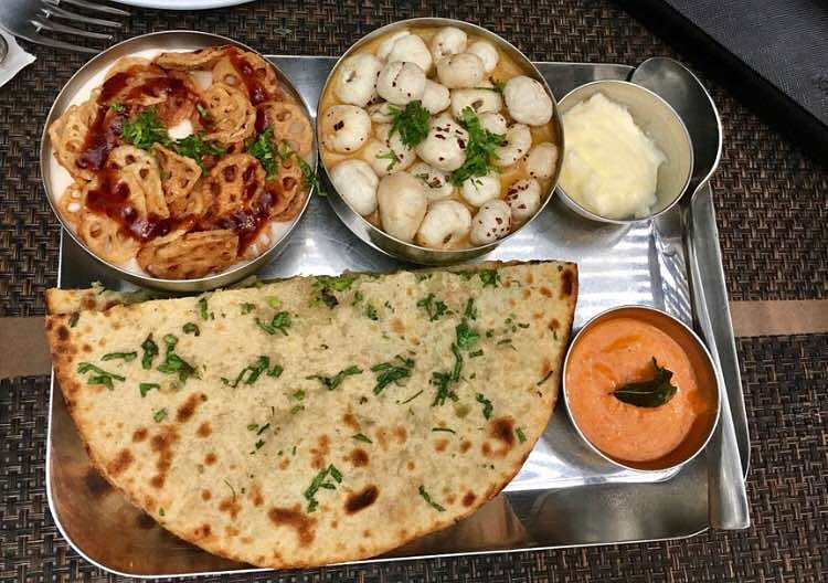 Dish,Food,Naan,Cuisine,Kulcha,Ingredient,Flatbread,Punjabi cuisine,Roti,Paratha