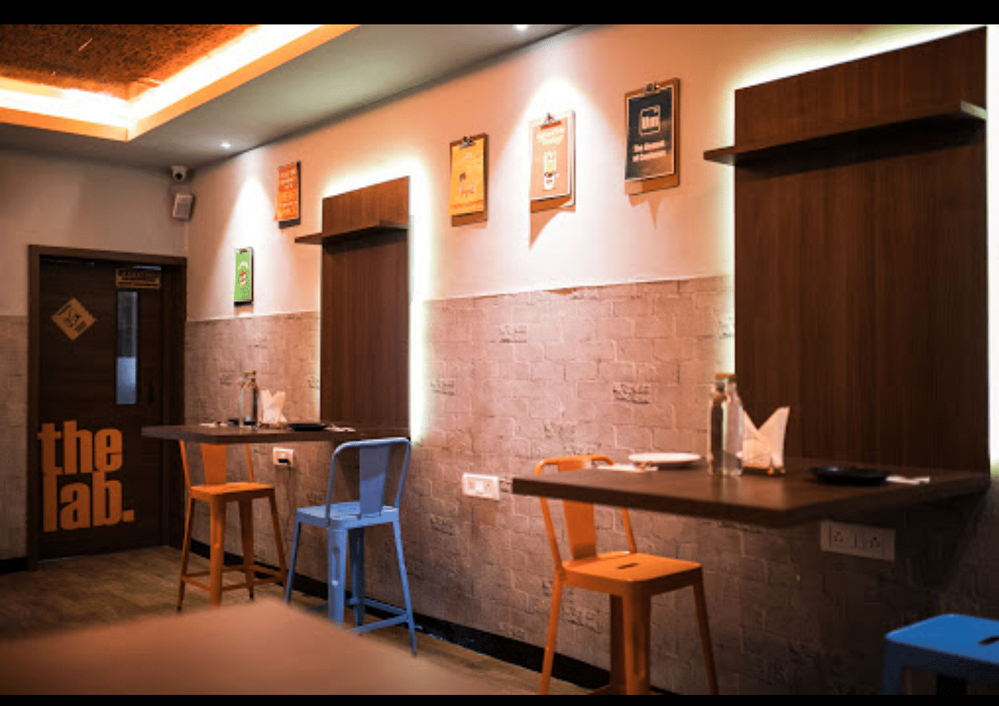 Room,Furniture,Interior design,Building,Table,Restaurant