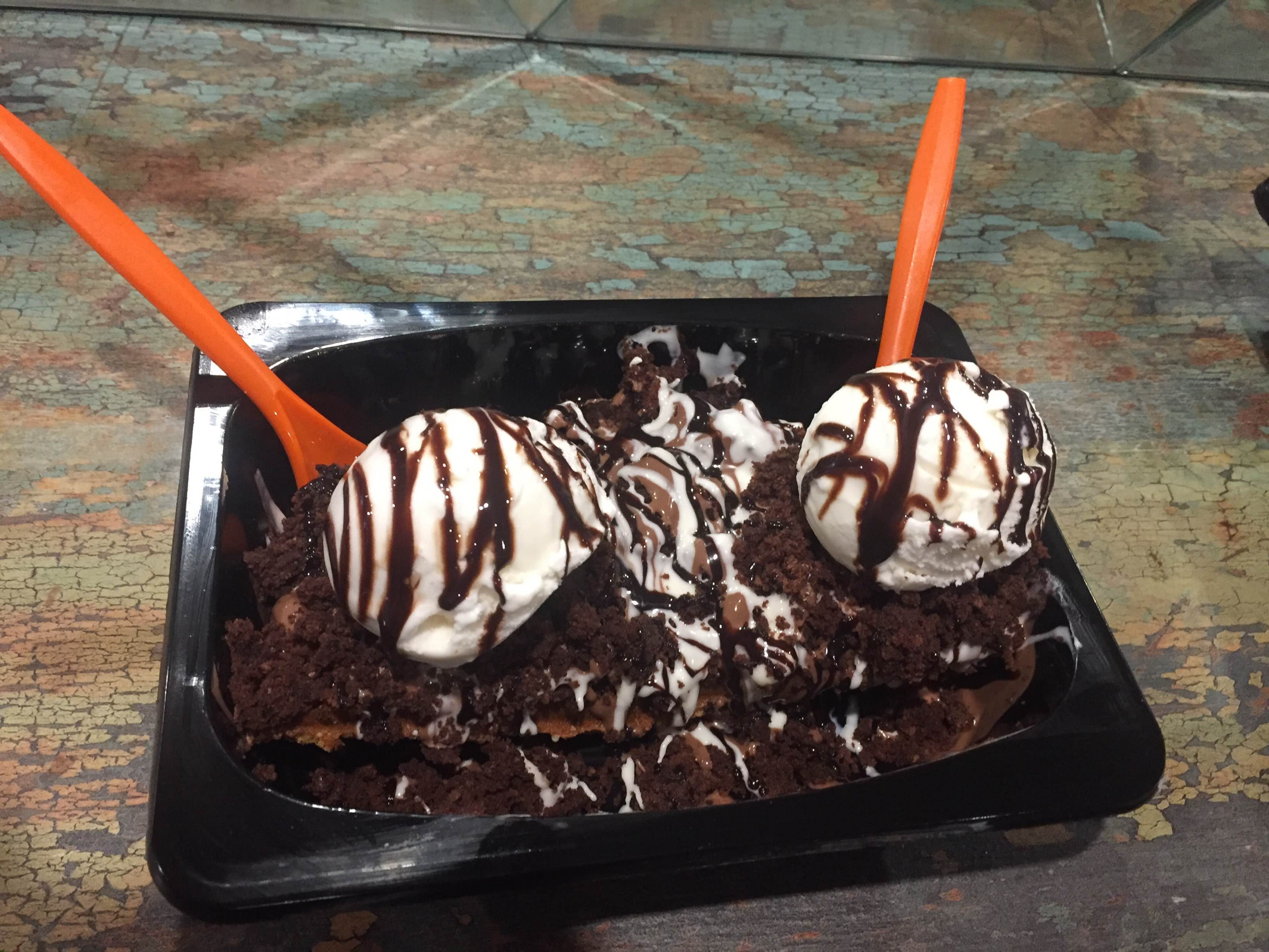 Food,Frozen dessert,Dessert,Dish,Sundae,Chocolate syrup,Cuisine,Ice cream,Ingredient,Chocolate ice cream