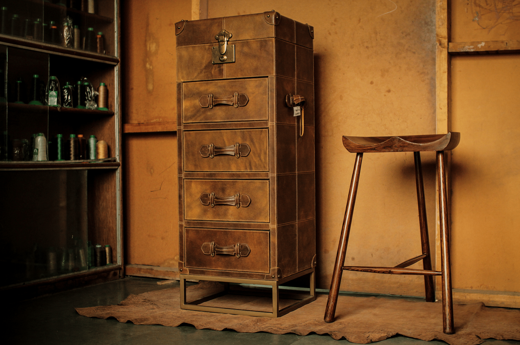 Furniture,Shelf,Desk,Chest of drawers,Shelving,Room,Antique,Still life photography,Wood,Drawer