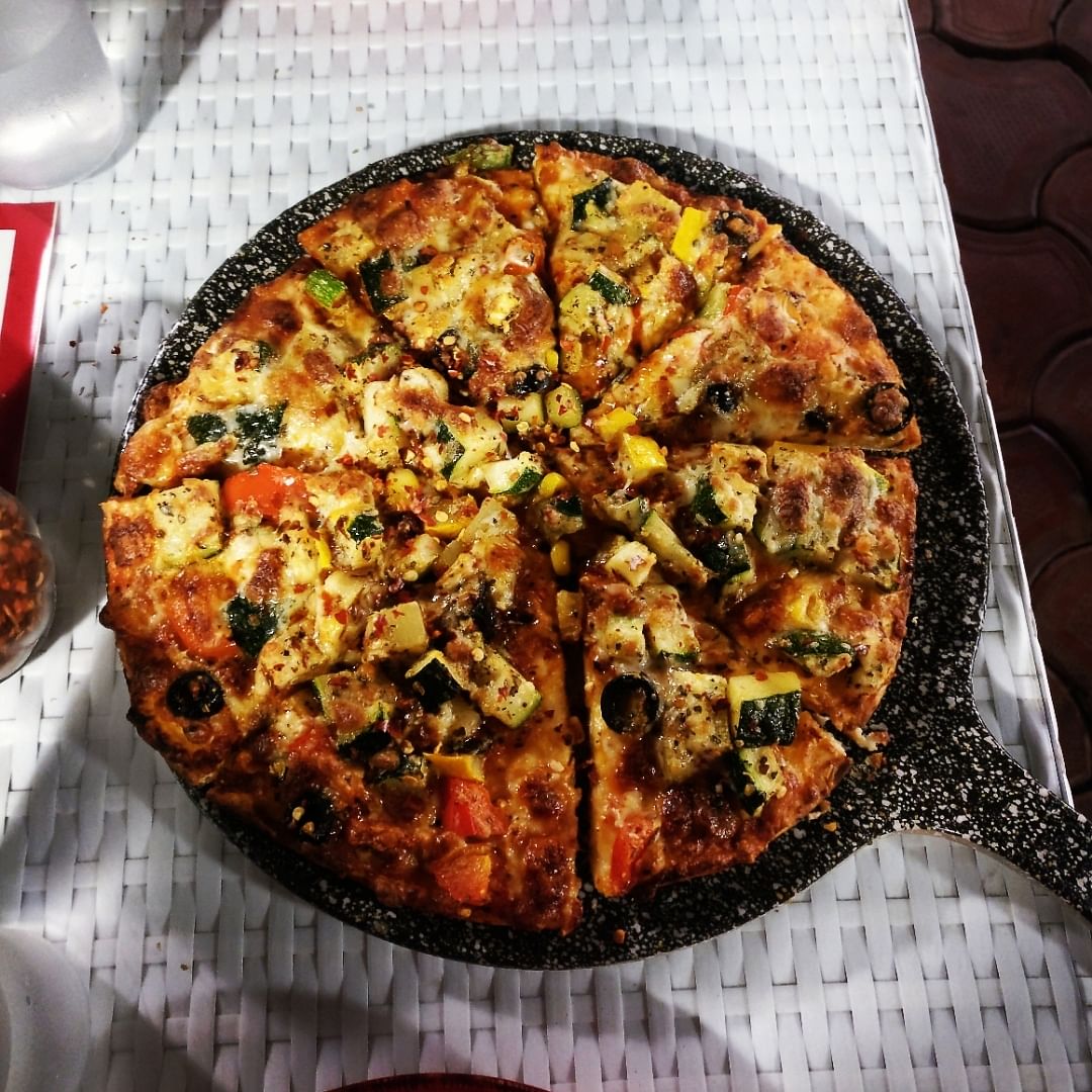 Dish,Food,Cuisine,Pizza,California-style pizza,Ingredient,Frittata,Pizza cheese,Italian food,Produce