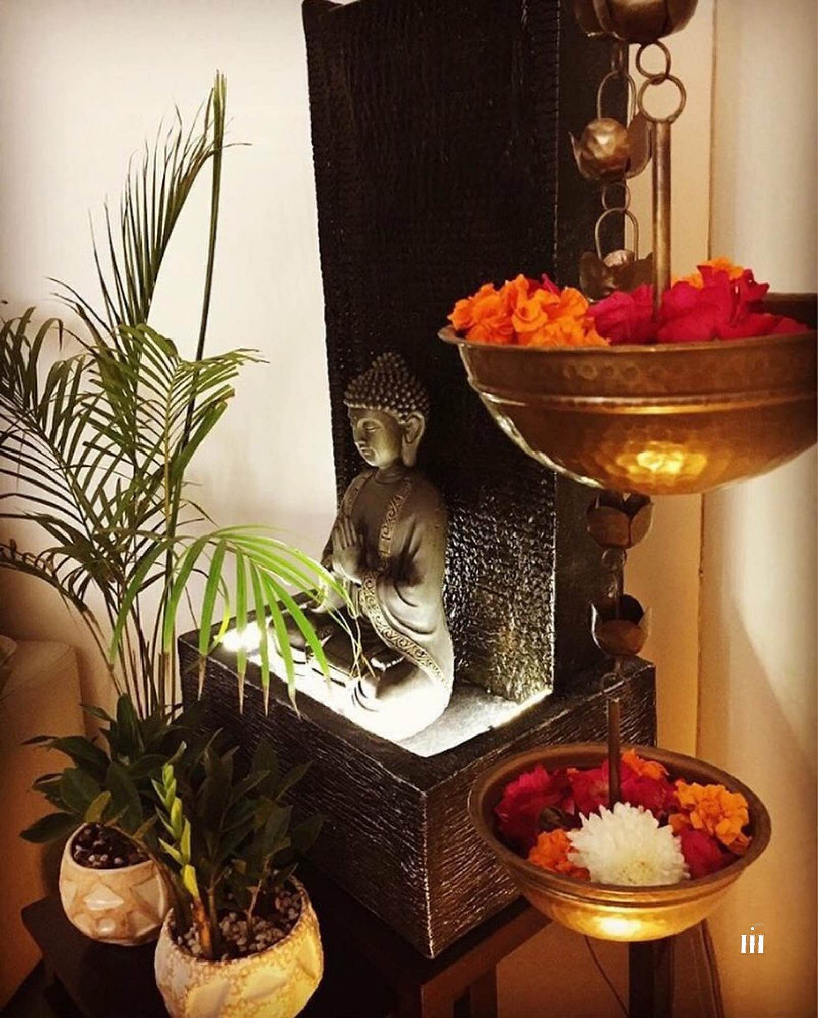 Interior design,Houseplant,Flower,Room,Plant,Flower Arranging,Floral design,Centrepiece,Floristry,Table