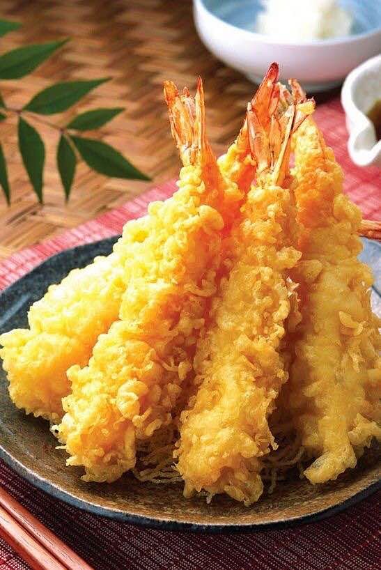 Dish,Food,Cuisine,Fried prawn,Ingredient,Deep frying,Tempura,Panko,Fried food,Produce