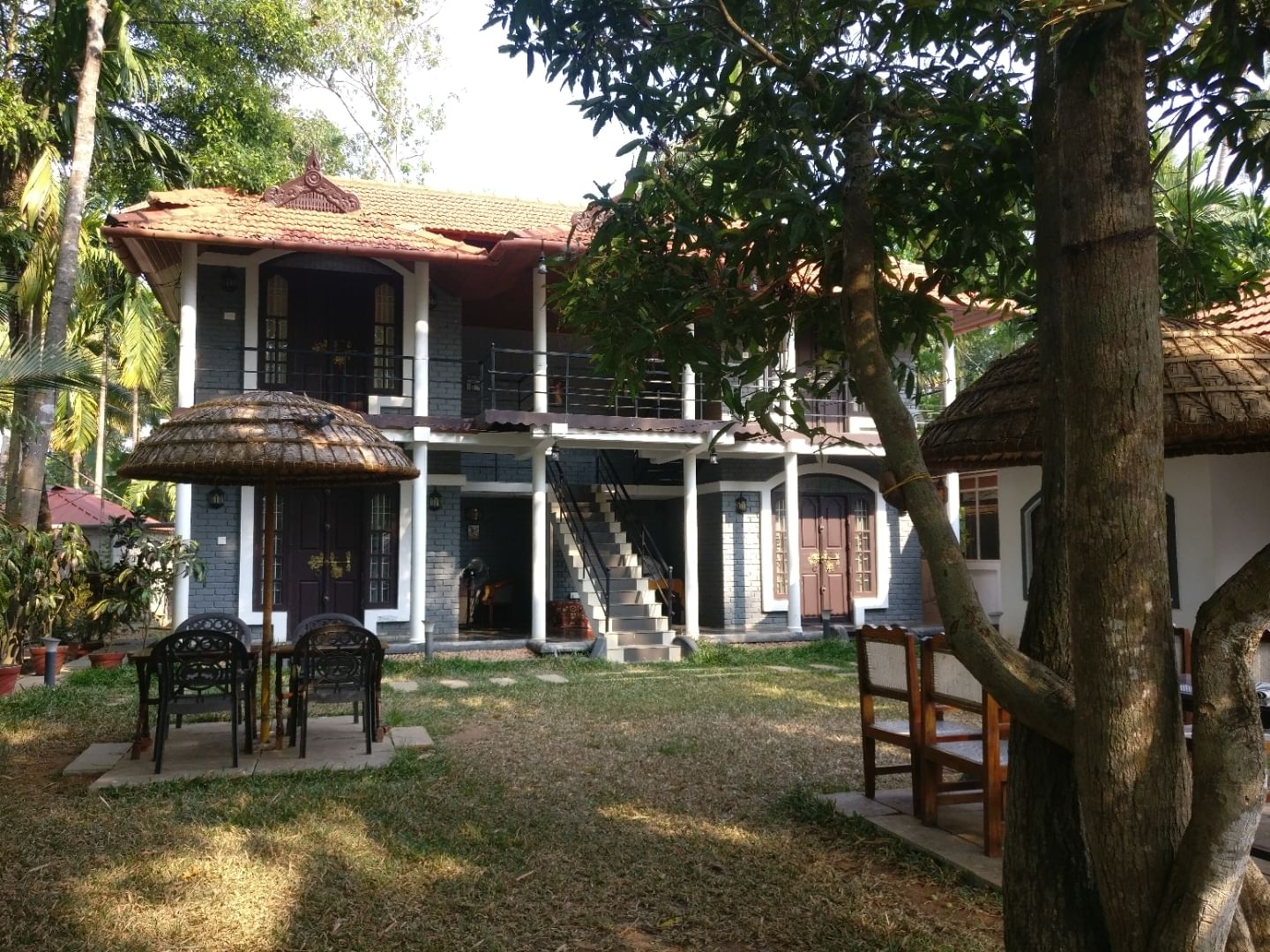 House,Property,Building,Cottage,Home,Real estate,Tree,Architecture,Landscape,Estate