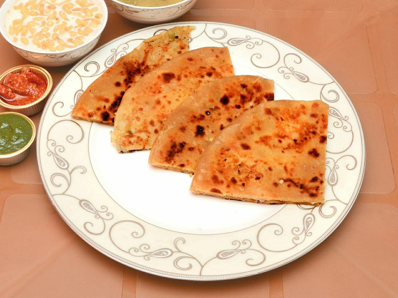 Dish,Food,Cuisine,Ingredient,Kulcha,Naan,Paratha,Gözleme,Staple food,Produce