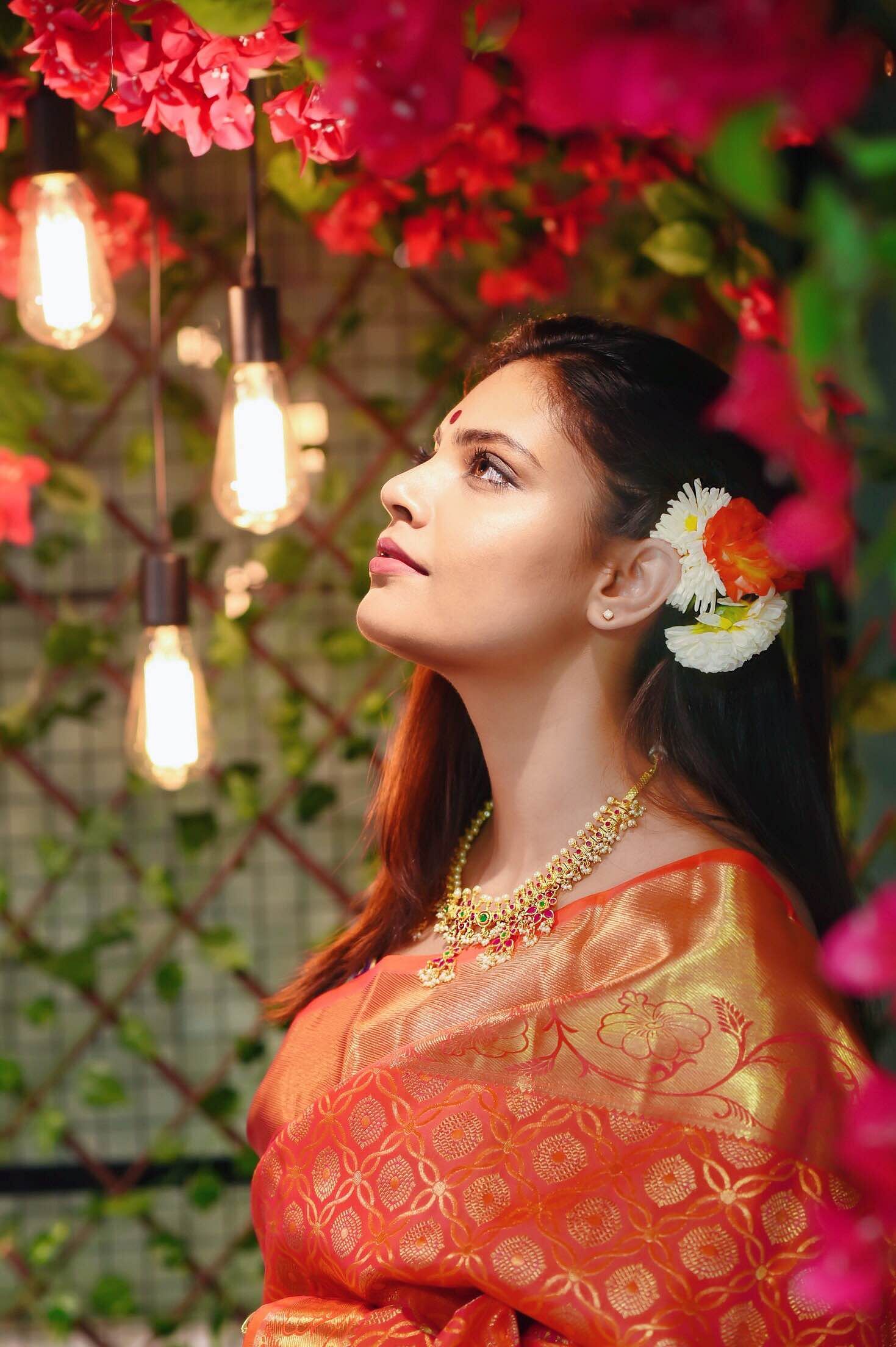 Hair,Lady,Beauty,Red,Skin,Hairstyle,Pink,Photo shoot,Photography,Tradition