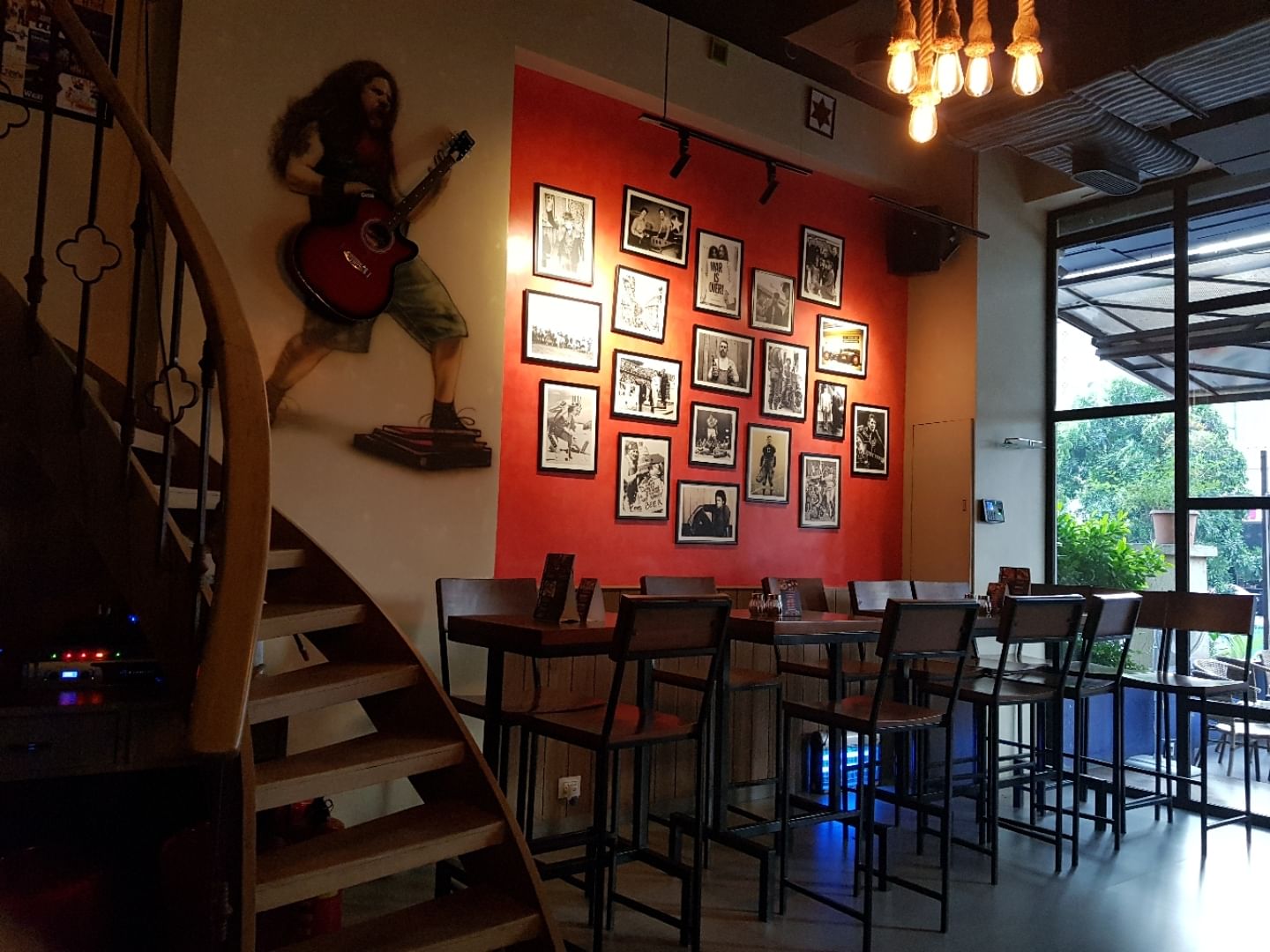 Restaurant,Room,Building,Interior design,Table,Furniture,Architecture,Tavern,House,Coffeehouse