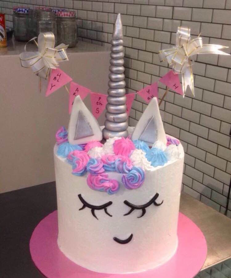 Cake,Pink,Birthday cake,Icing,Cake decorating supply,Buttercream,Fondant,Sugar paste,Cake decorating,Royal icing