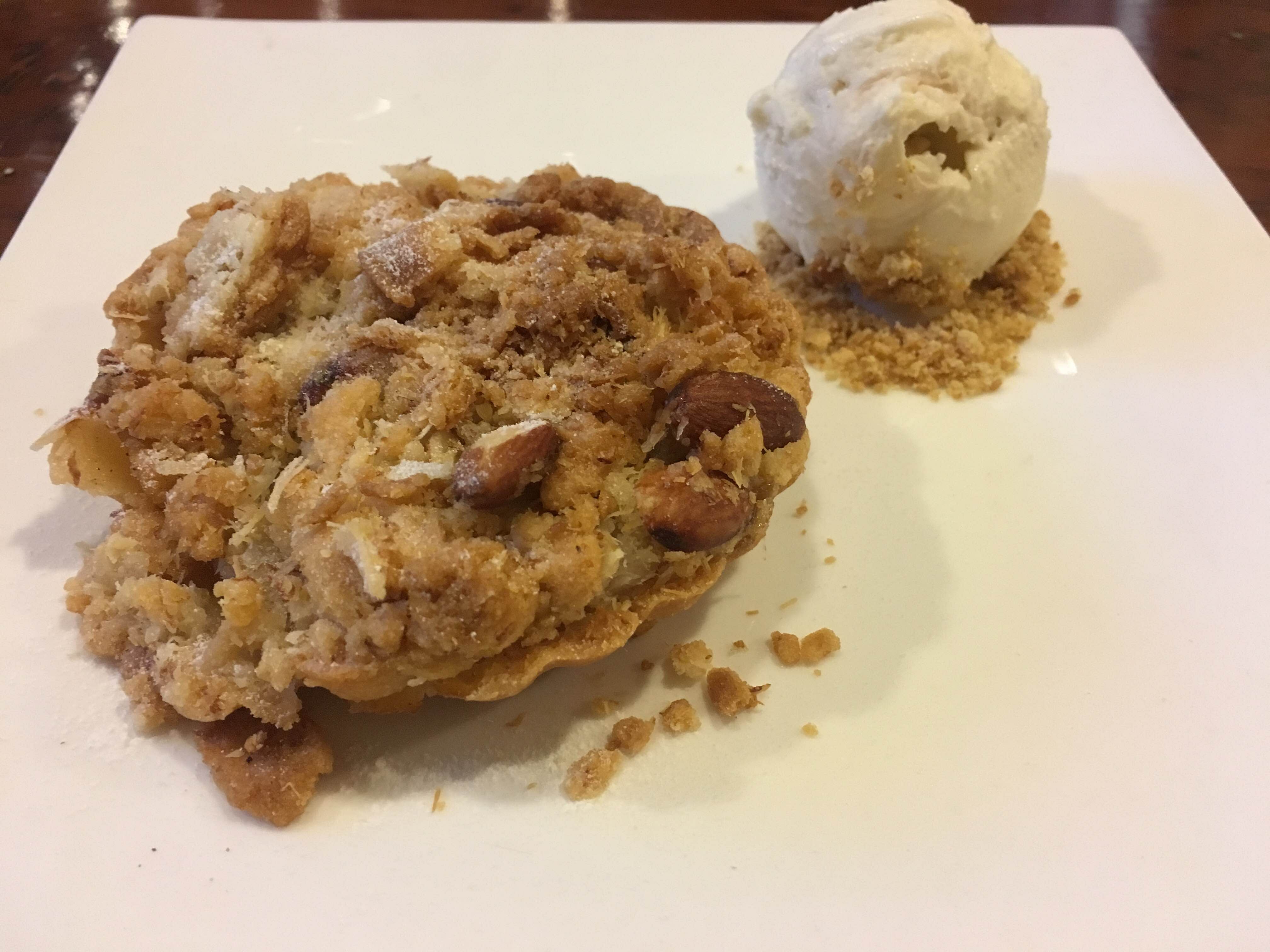 Dish,Food,Cuisine,Ingredient,Fried food,Breakfast,Dessert,Produce,Apple crisp,Scone