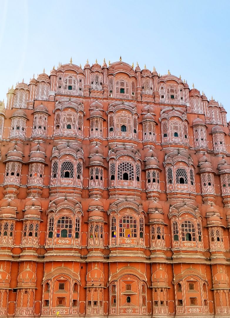 Landmark,Architecture,Building,Historic site,Palace,Medieval architecture,Facade,Classical architecture,Symmetry,Arch