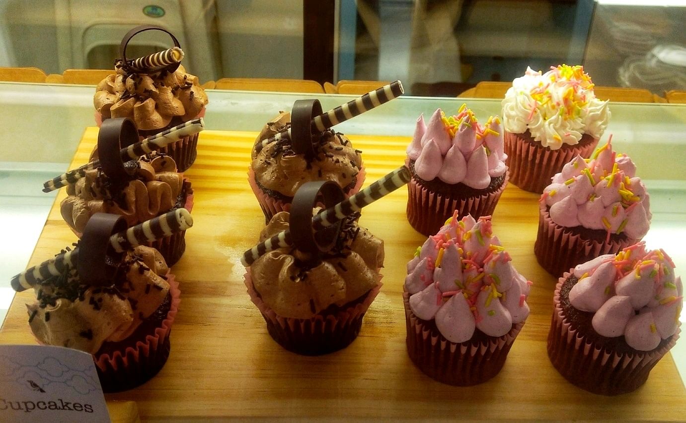 Cupcake,Food,Dessert,Baking,Cuisine,Dish,Muffin,Pâtisserie,Icing,Sweetness