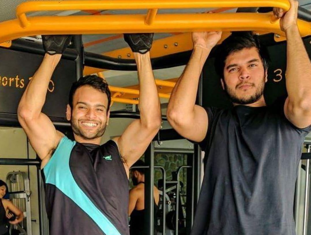 Shoulder,Muscle,Bodybuilding,Arm,Physical fitness,Joint,Pull-up,Room,Gym