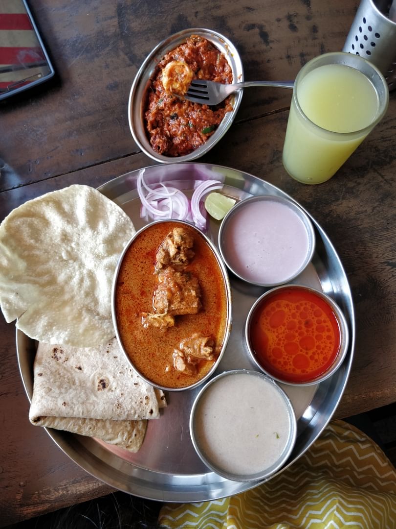 Dish,Food,Cuisine,Ingredient,Meal,Chutney,Muhammara,Naan,Indian cuisine,Gravy