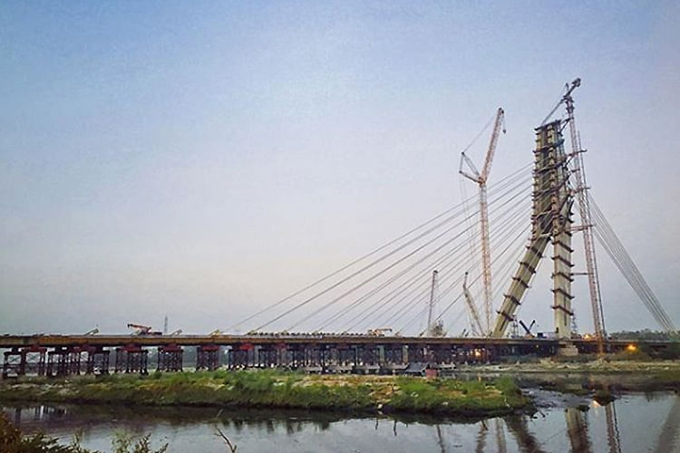 Bridge,Cable-stayed bridge,Suspension bridge,Extradosed bridge,Sky,River,Nonbuilding structure,Fixed link,Architecture,Brug