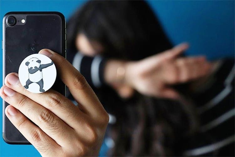 Gadget,Hand,Smartphone,Technology,Finger,Electronic device,Selfie,Mobile phone,Photography,Black hair