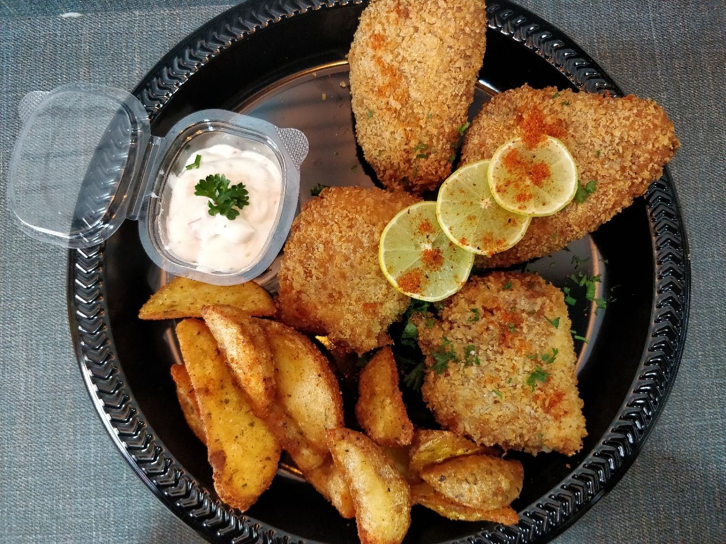 Dish,Food,Cuisine,Fried food,Deep frying,Ingredient,Fritter,Produce,Staple food,Tzatziki