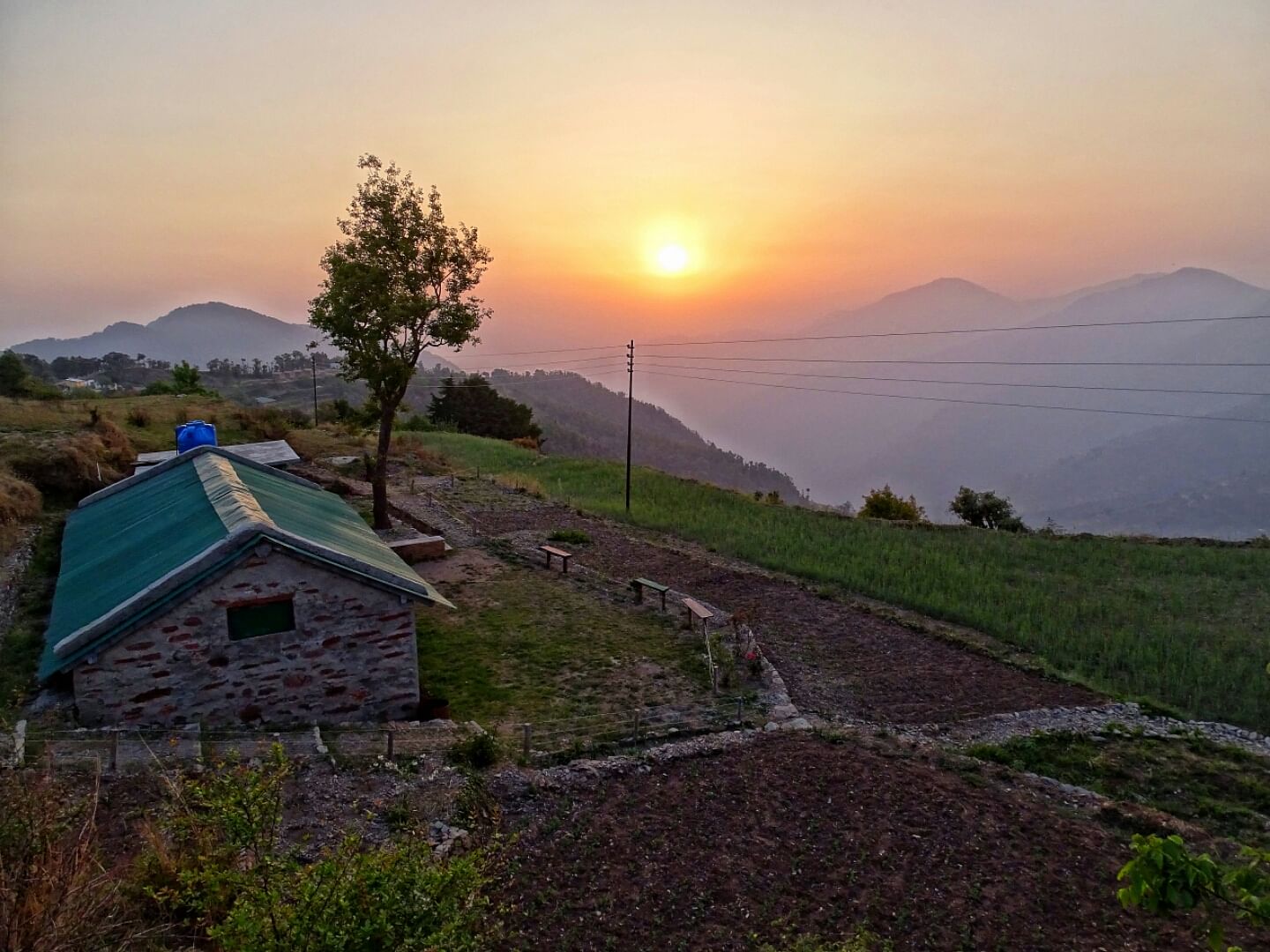 Sky,Highland,Morning,Atmospheric phenomenon,Hill station,Natural landscape,Hill,Mountain,Sunset,Rural area