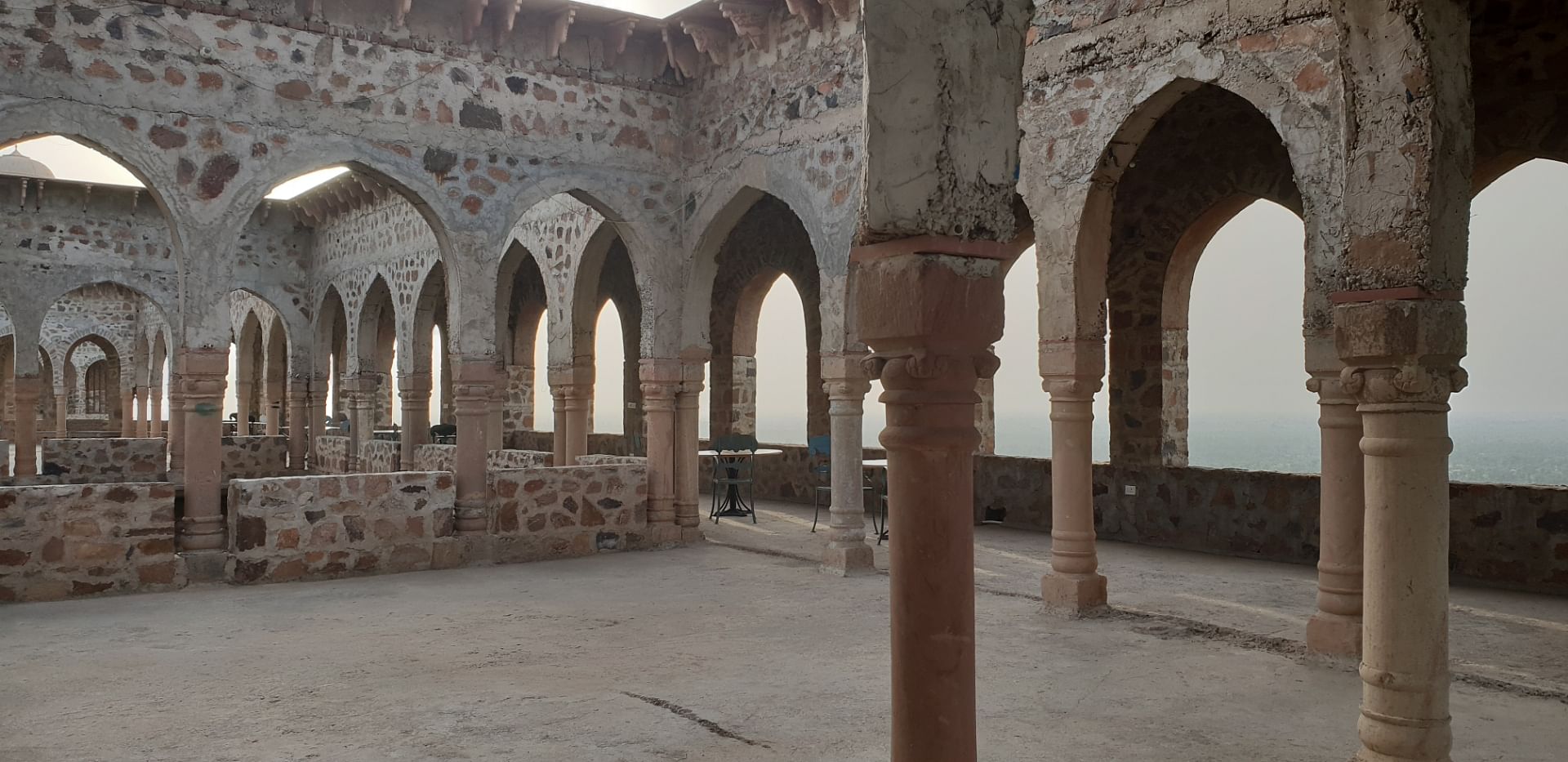 Arch,Arcade,Holy places,Building,Caravanserai,Architecture,Historic site,Column,Medieval architecture