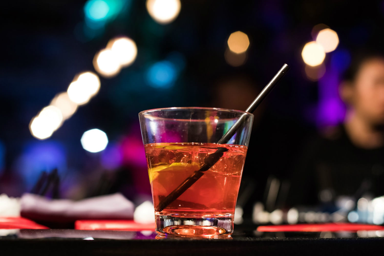 Drink,Alcoholic beverage,Distilled beverage,Liqueur,Alcohol,Classic cocktail,Cocktail,Club,Bar,Woo woo