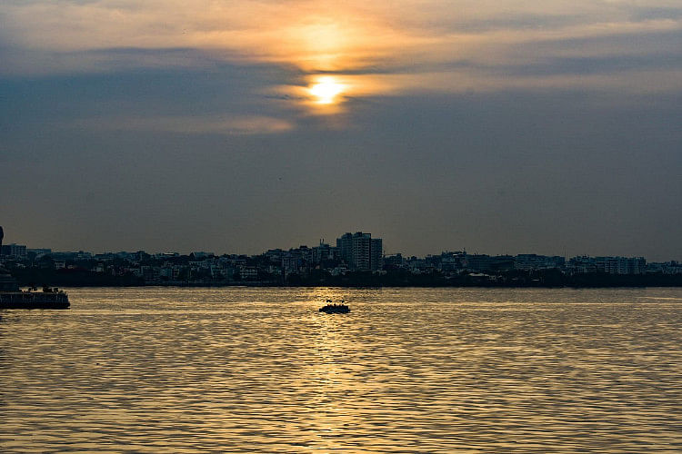 Sky,Body of water,Water,Horizon,Sunset,River,Cloud,Evening,Sea,Water resources