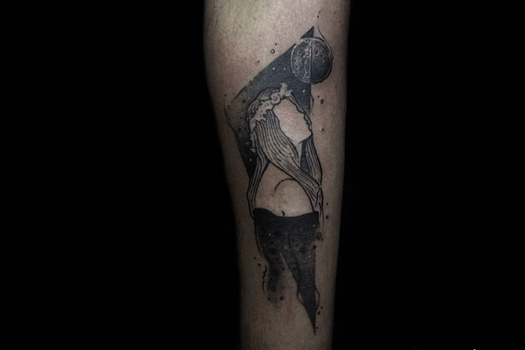 Tattoo,Arm,Human leg,Leg,Joint,Human body,Calf,Flesh,Temporary tattoo,Knee