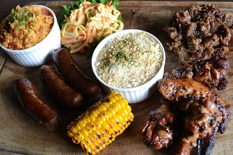 Dish,Food,Cuisine,Corn on the cob,Ingredient,Dip,Produce,Comfort food,Vegetarian food,Sweet corn