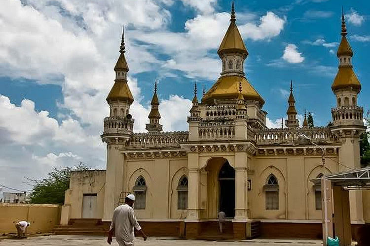 Landmark,Place of worship,Historic site,Building,Classical architecture,Architecture,Temple,Spire,Mosque,Shrine