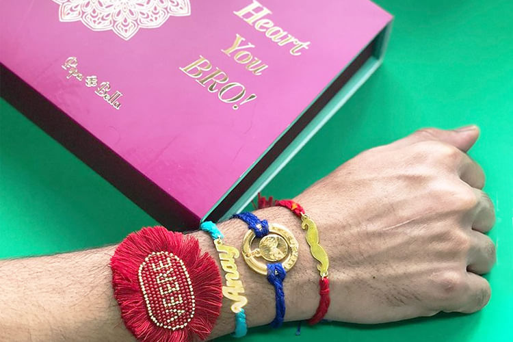 Pink,Hand,Wrist,Finger,Nail,Fashion accessory,Magenta,Bracelet,Jewellery,Thumb