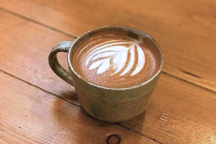 Latte,Cup,Café au lait,Cortado,Flat white,Mocaccino,Coffee milk,Coffee,Caffè macchiato,Cuban espresso