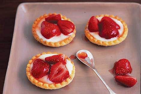 Dish,Food,Cuisine,Strawberry,Ingredient,Baked goods,Strawberry pie,Dessert,Tart,Strawberries