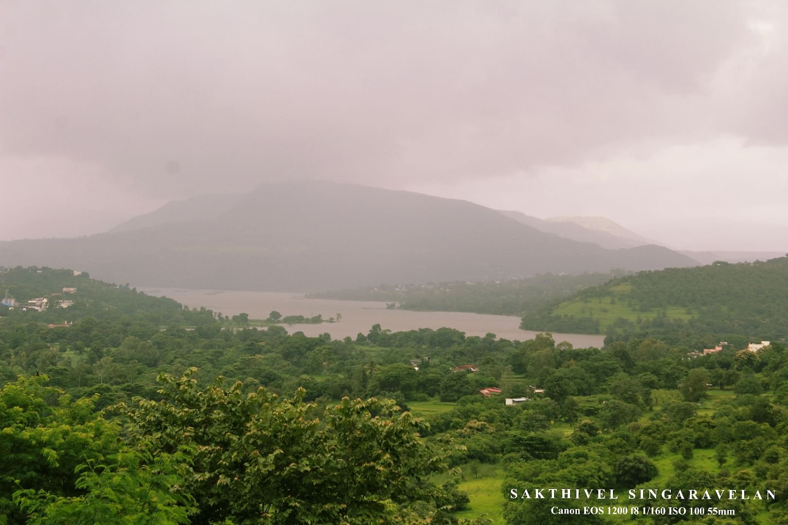 Hill station,Highland,Nature,Vegetation,Atmospheric phenomenon,Mountainous landforms,Hill,Sky,Natural landscape,Mountain