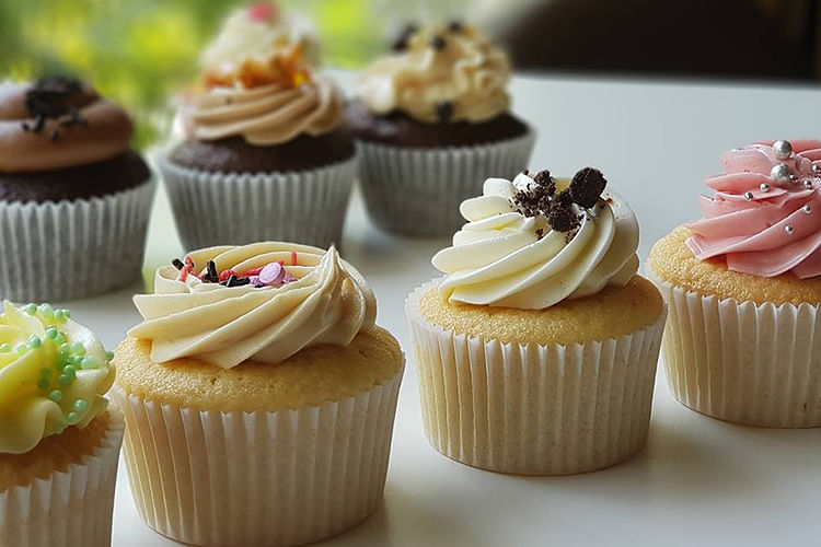 Food,Cupcake,Buttercream,Icing,Dessert,Cake,Baking,Dish,Sweetness,Cuisine