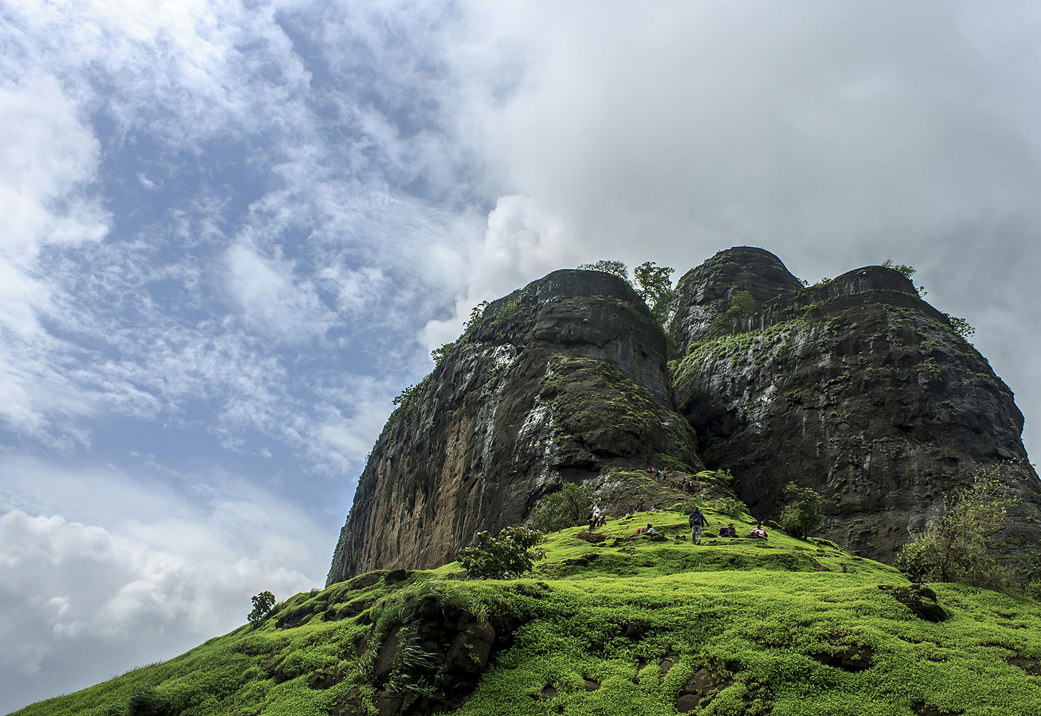 Mountainous landforms,Highland,Green,Nature,Sky,Mountain,Natural landscape,Hill,Rock,Vegetation