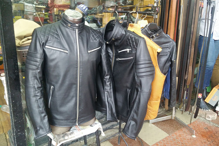 Clothing,Jacket,Leather,Leather jacket,Outerwear,Textile,Personal protective equipment,Jeans,Sportswear