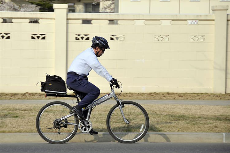 Land vehicle,Cycling,Bicycle,Vehicle,Cycle sport,Bicycle frame,Bicycle wheel,Bicycle accessory,Bicycles--Equipment and supplies,Hybrid bicycle