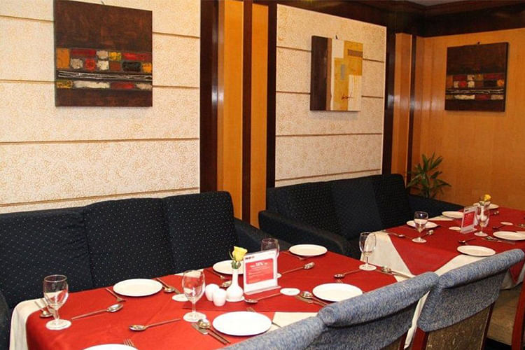 Restaurant,Room,Building,Table,Banquet,Interior design,Function hall,Meal,Organization,Hotel